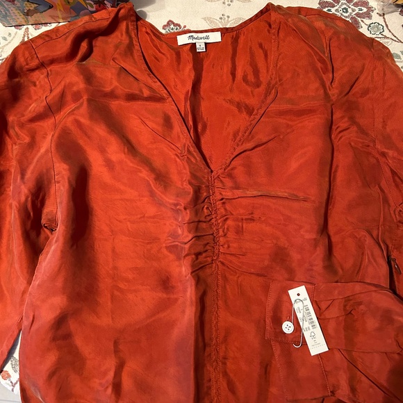 NWT (paperclipped to sleeve) madewell shirred long sleeve- size 6 - Picture 1 of 1